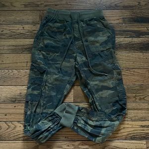 Garage size XS camo cargo army pants